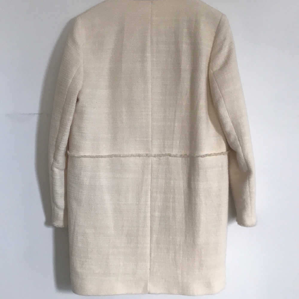 Beige coat. - Picture 2 of 3